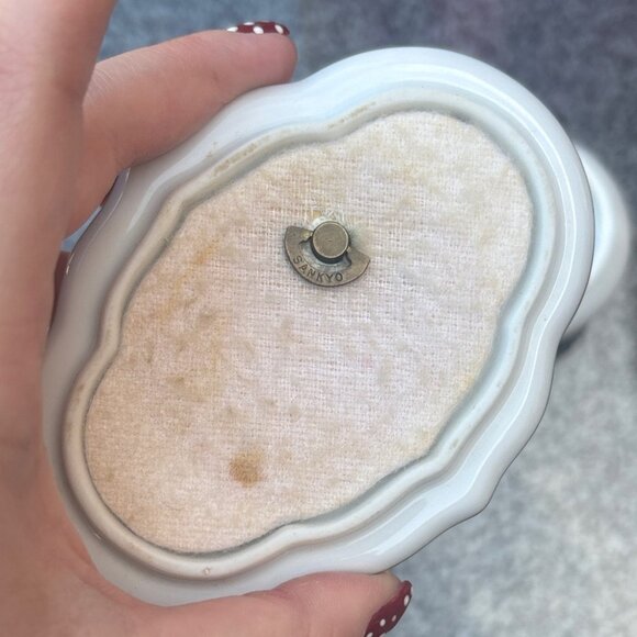 Vintage Avon 1983 Memories Are For Sharing Trinket / Music Box - Picture 6 of 7